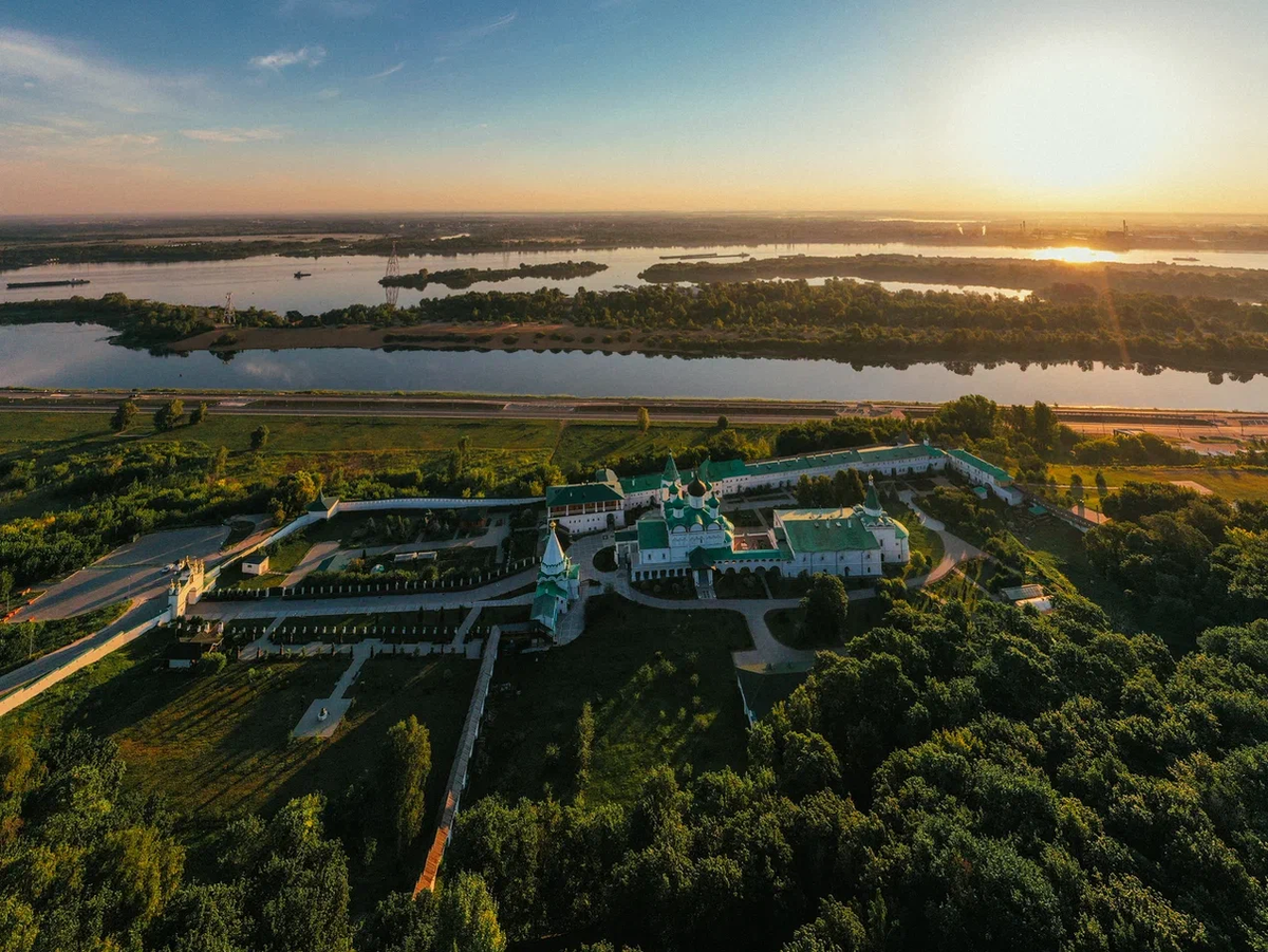 Вид на Вознесенский Печёрский мужской монастырь. Фото: Дима Четыре