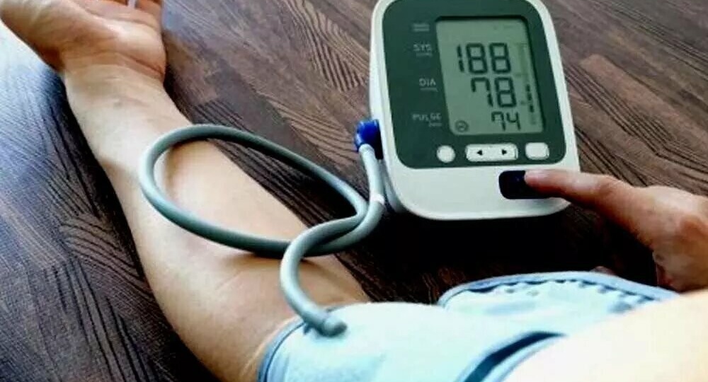 Как снизить давление без таблеток: упражнения и продукты для ваших сосудов