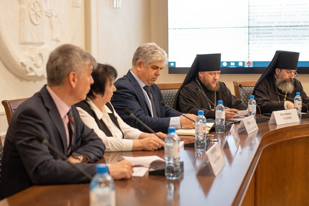 Фото: Комнац и СМИ Адыгеи