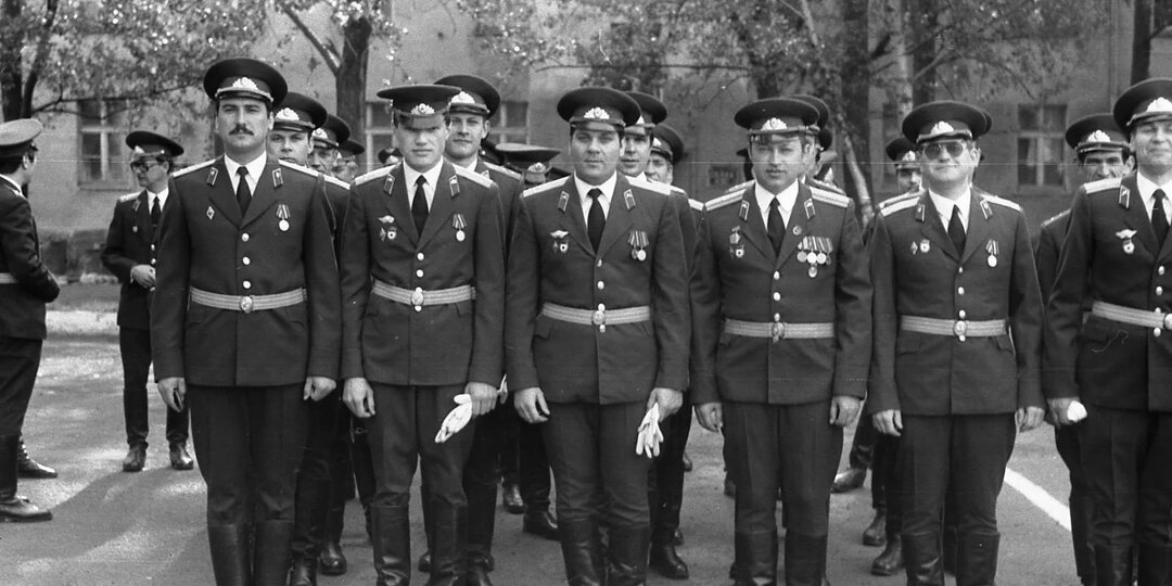 Праздники, парады и театры