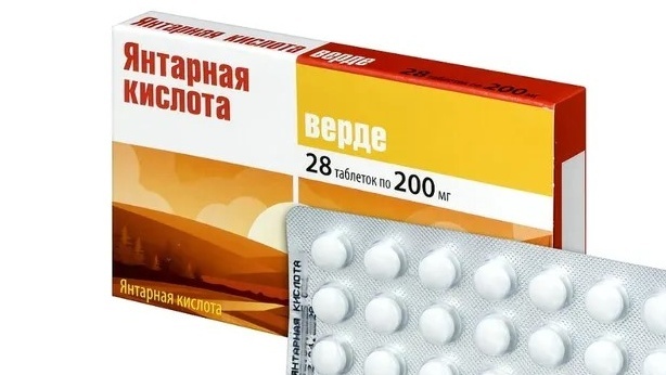 Развожу янтарную кислоту по 1 таблетке на литр. Рассада больше не бледнеет