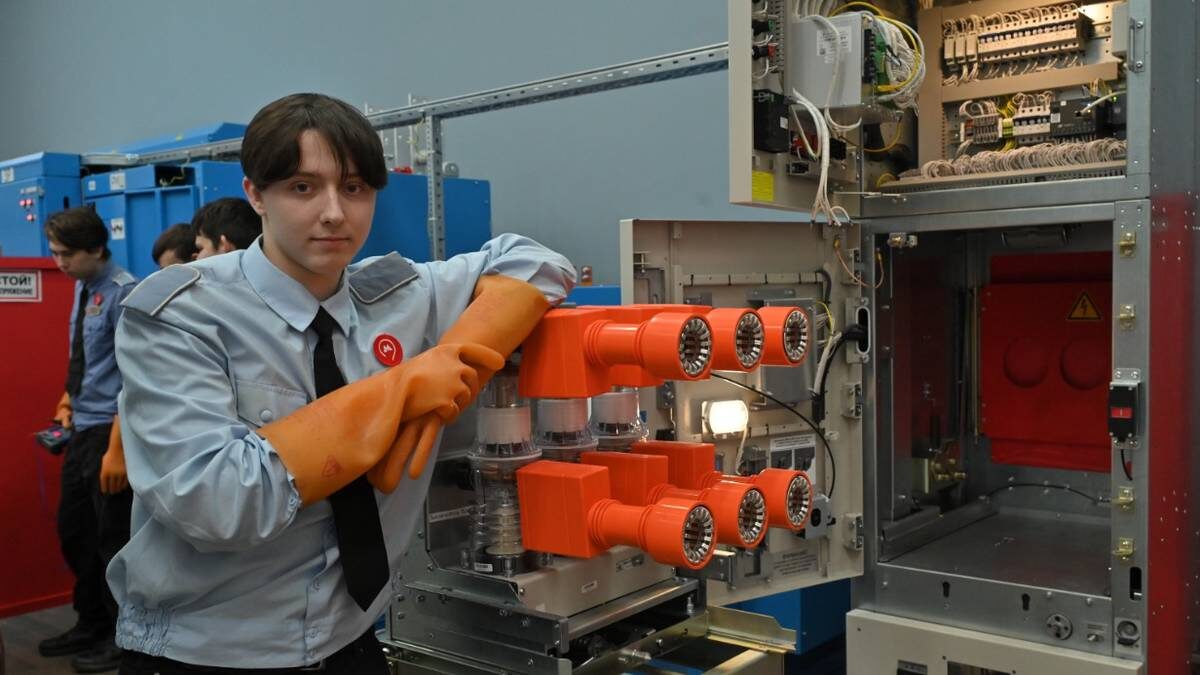    Студент третьего курса Московского колледжа транспорта Михаил Артамонов / Фото: Александр Кочубей / Вечерняя Москва