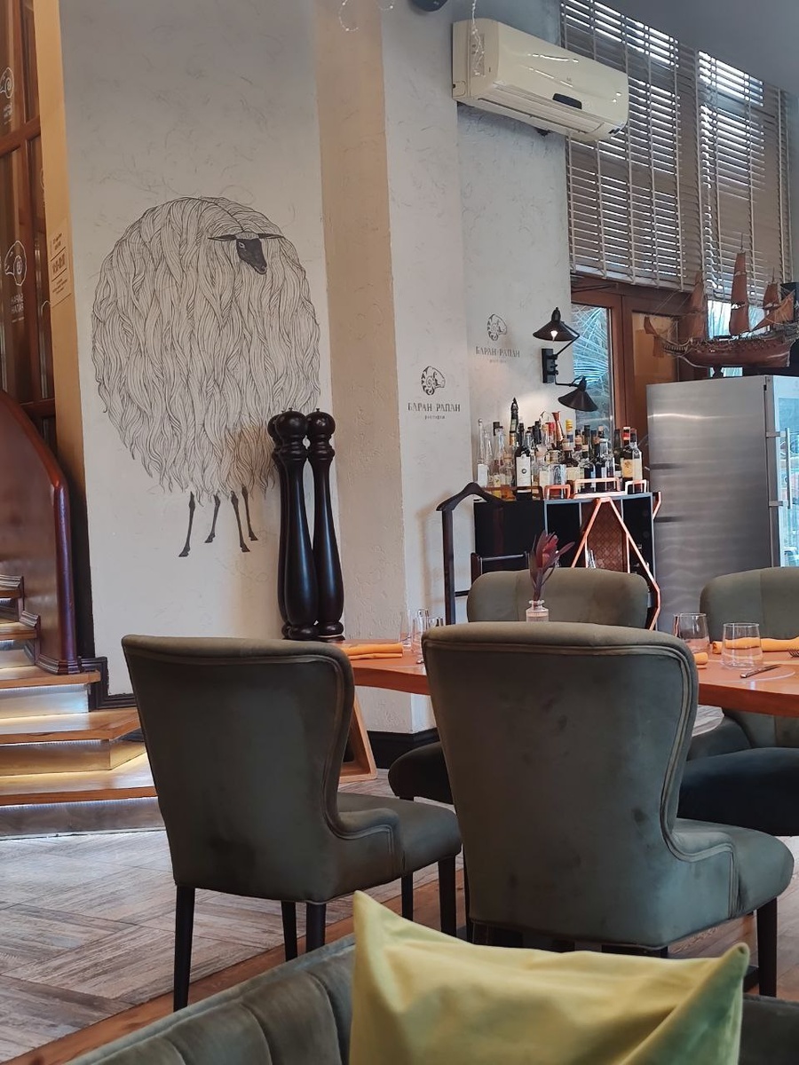 Ещё кусочек оформления с милым бараном. Фото автора