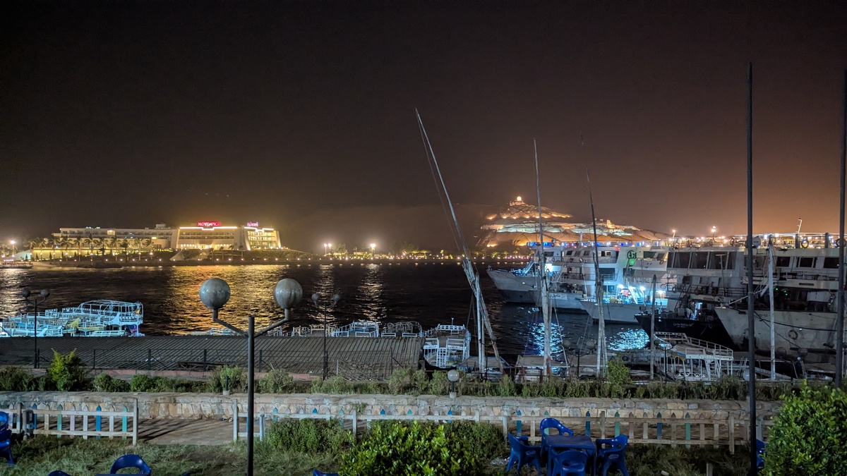 Река Нил и круизные лайнеры