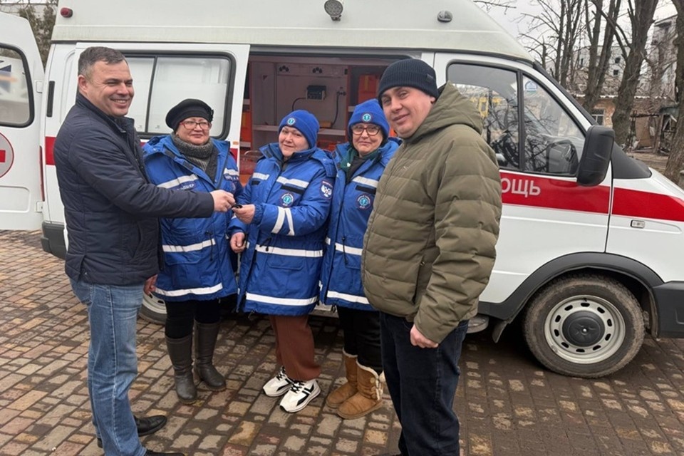    Вице-премьер ДНР Илья Емельянов оценил доступность медуслуг в Курахово. Фото: Правительство ДНР