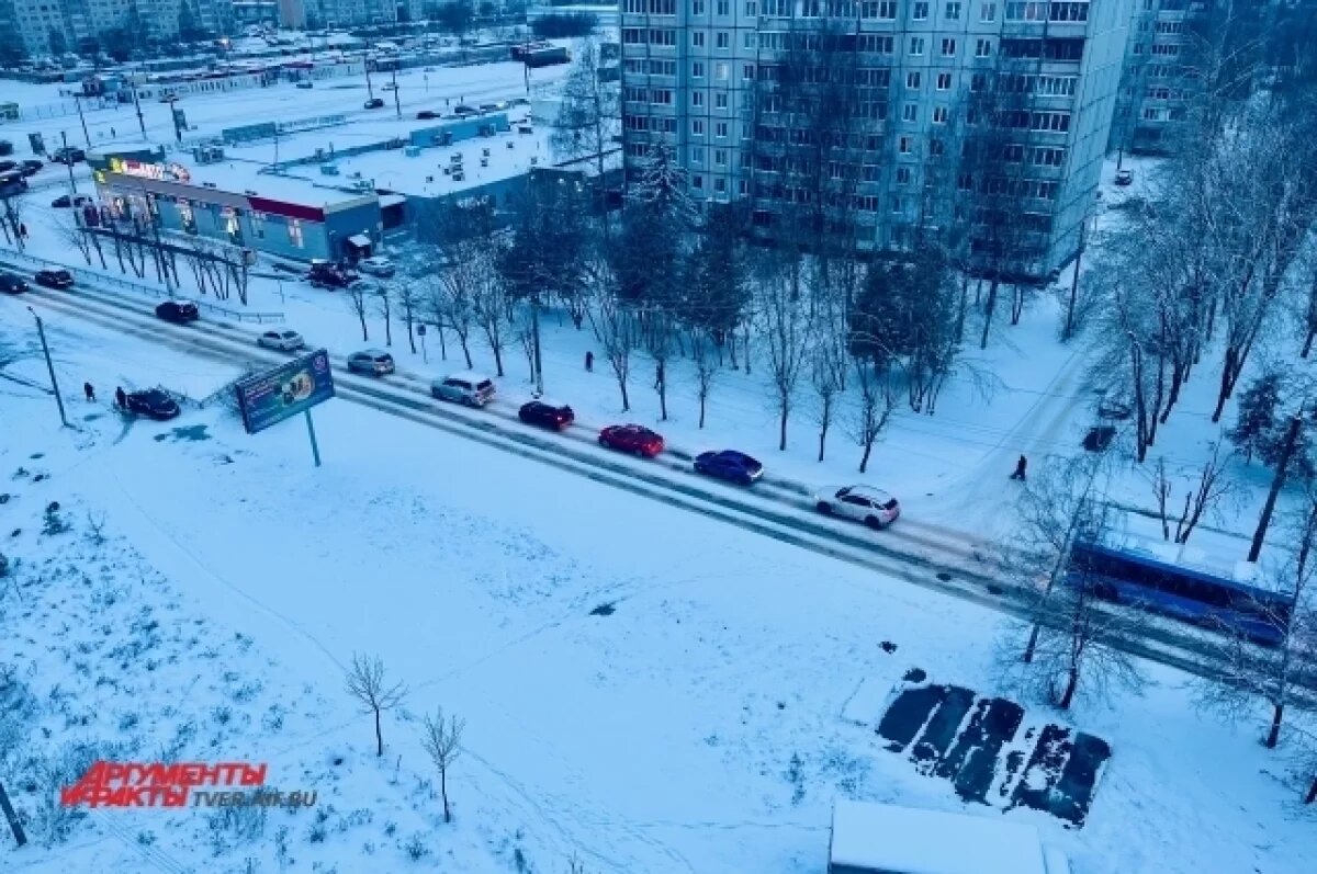   В Тверской области из-за снегопада водителей призывают к осторожности