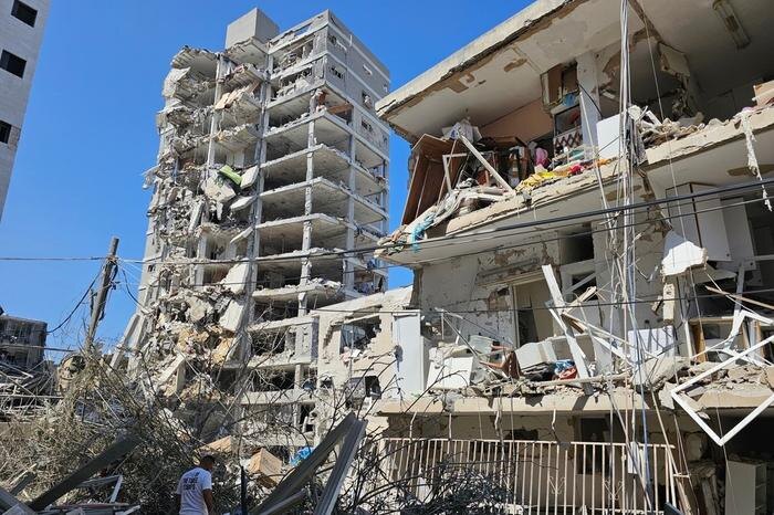 Обложка © Shutterstock / FOTODOM / Roman Yanushevsky