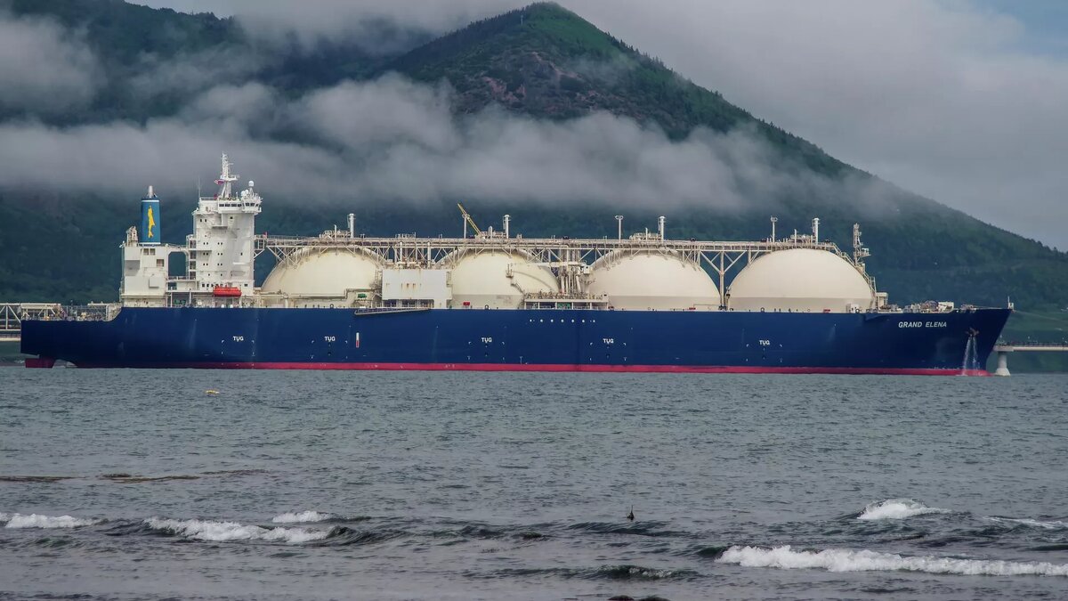 Танкер-газовоз, архивное фото © Sputnik / Сергей Красноухов