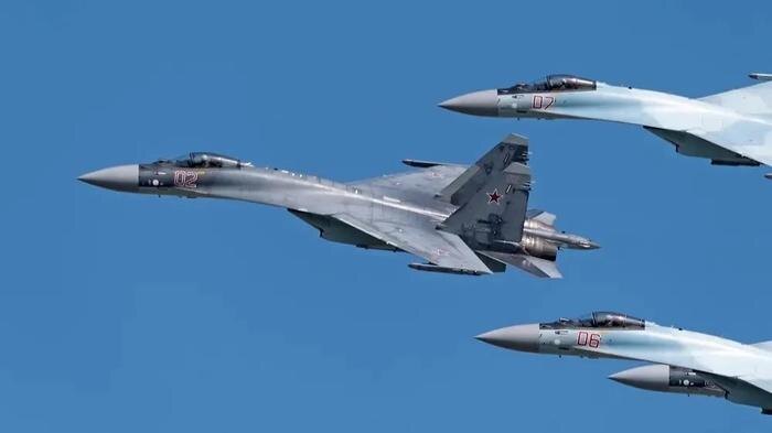 Обложка © Shutterstock / FOTODOM / aarrows