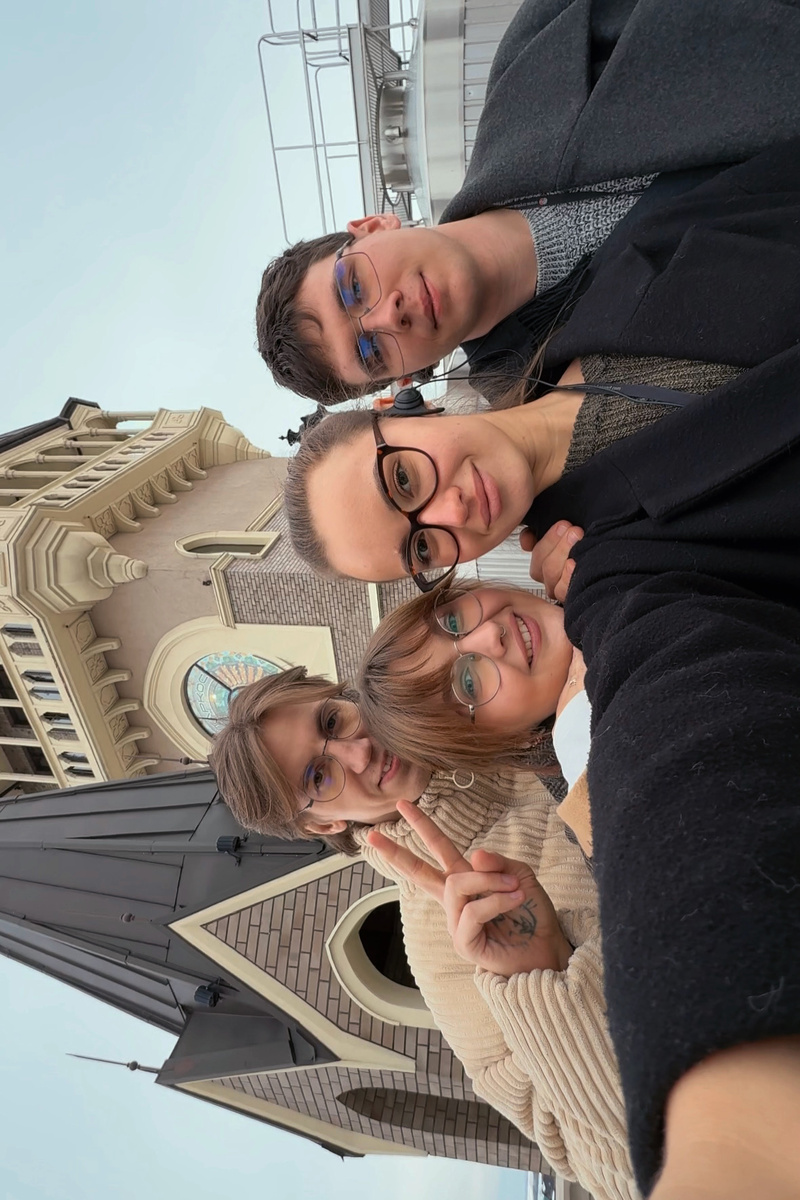 Экскурсия по замку, поднимались на смотровую площадку