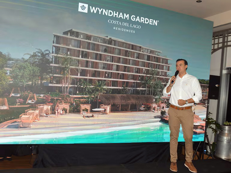 Wyndham Garden Costa del Lago Residences