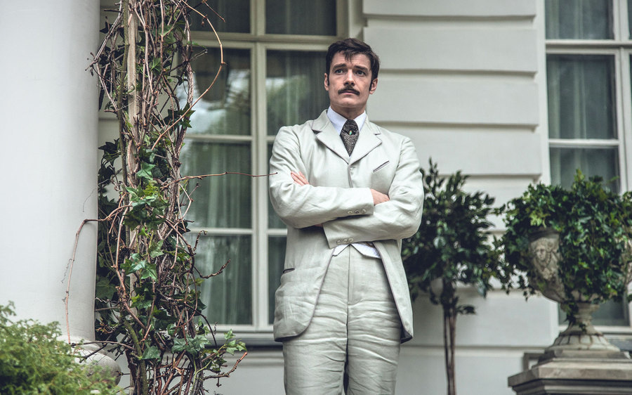 Максим Матвеев в роли Вронского. Фото из открытых источников.