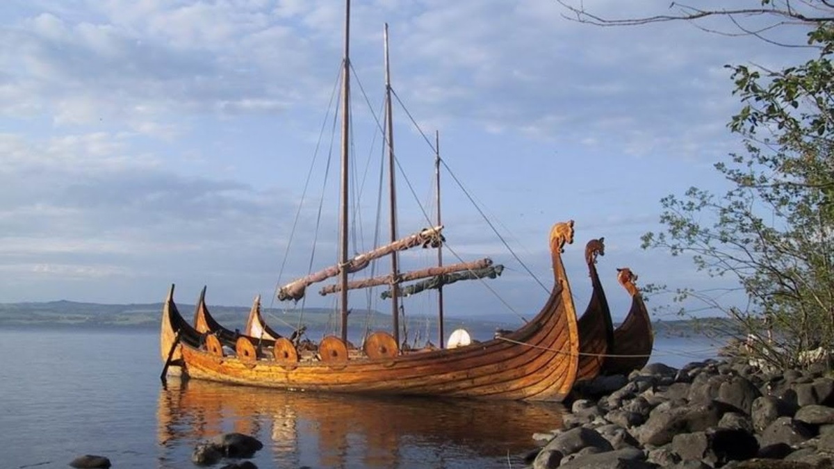 Наблюдаю три драккара справа по курсу!