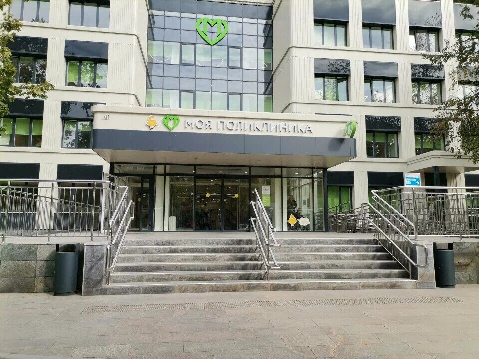 Источник: https://yandex.ru/maps/org/detskaya_gorodskaya_poliklinika_7/1685831429/gallery