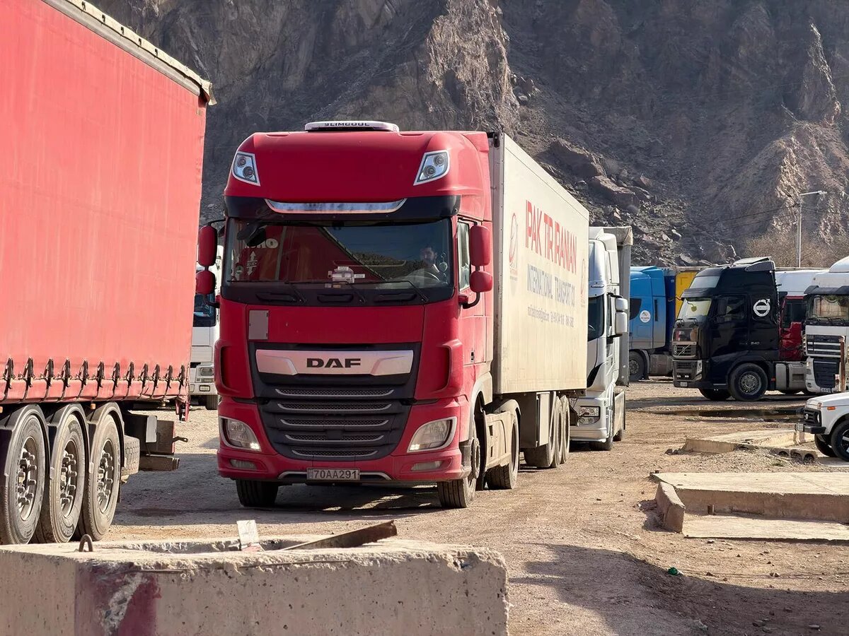 Грузовые автомобили на армяно-иранской границе © Sputnik / Aram Nersesyan