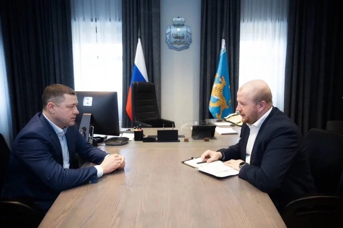    Михаил Ведерников и Борис Елкин обсудили ремонт школ и детсадов в Пскове