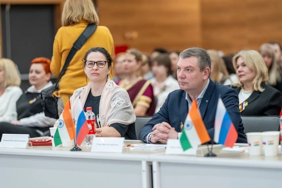    В Доме молодежи в Донецка состоялся научный диалог с представителями Индии. Фото: Донецкий филиал РАНХиГС