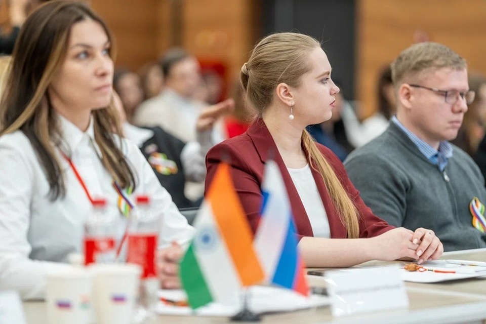    В Доме молодежи в Донецка состоялся научный диалог с представителями Индии. Фото: Донецкий филиал РАНХиГС