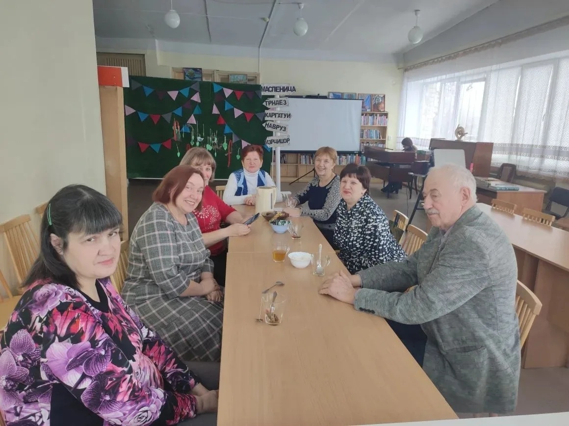 Заседания любительского объединения "Поэтический диалог" проходят по вторникам