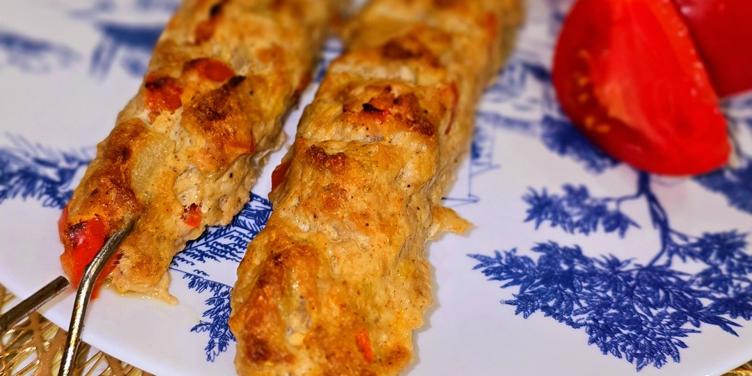 Сочные, ароматные Люля-Кебаб из курицы с секретным ингридиентом в духовке.