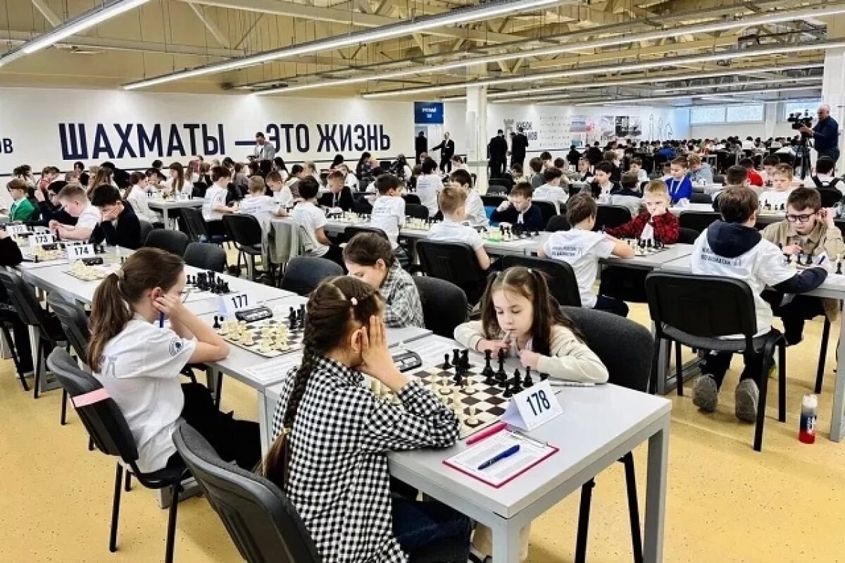    На Урале чемпион мира по шахматам Анатолий Карпов открыл Кубок Титанов