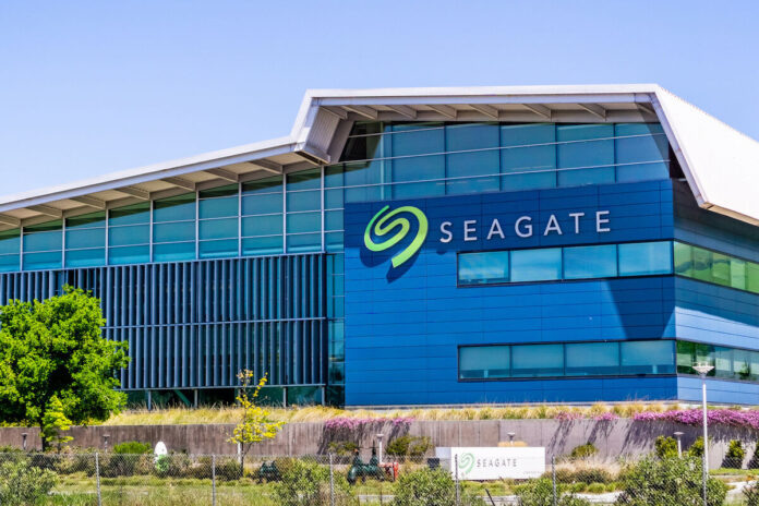    44 терабайта от Seagate: спасение дата-центров от надвигающегося коллапса, но достаточно ли этого?