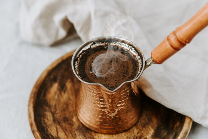    Будущее стоматологии: эспрессо-терапия как панацея, вытеснившая традиционные методы лечения и обрушившая рынок имплантов.