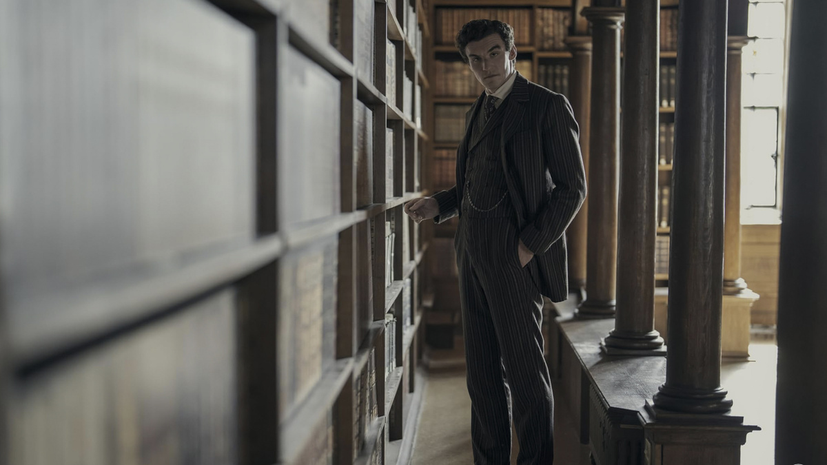 Кадр из сериала "Молодой Шерлок"