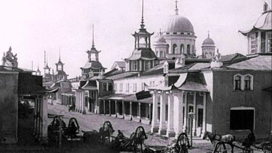    Китайские ряды в Нижнем Новгороде 1880-90 годов   М. П. Дмитриев / О. Клевер «Теофиль Готье о Нижнем Новгороде», RIDERO, 2024.