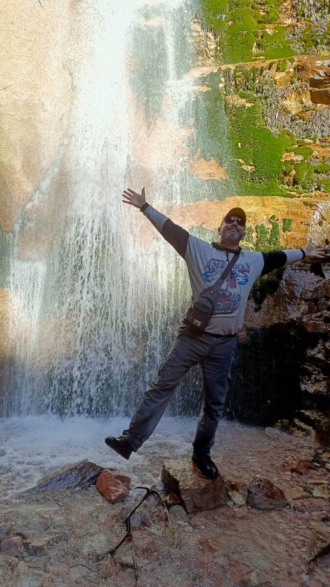 У водопада Аджук 