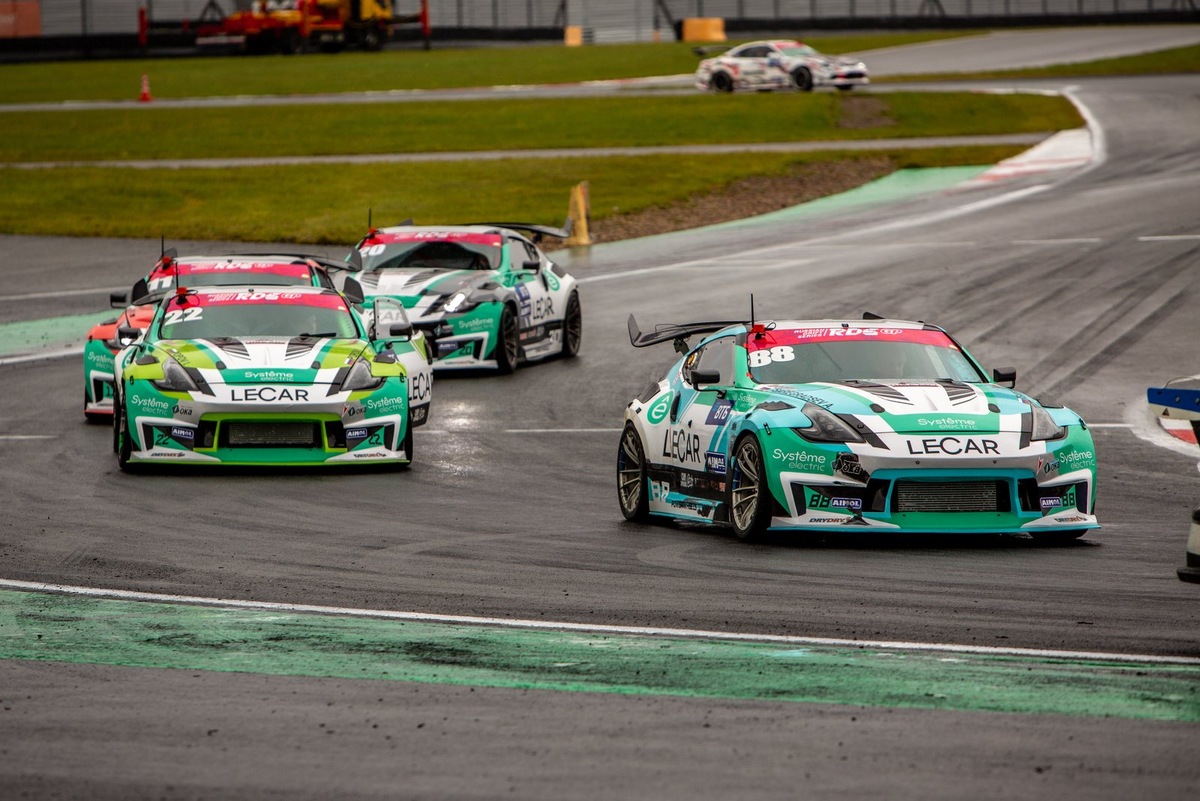    Для Евгения Лосева соберут новую Nissan 370Z