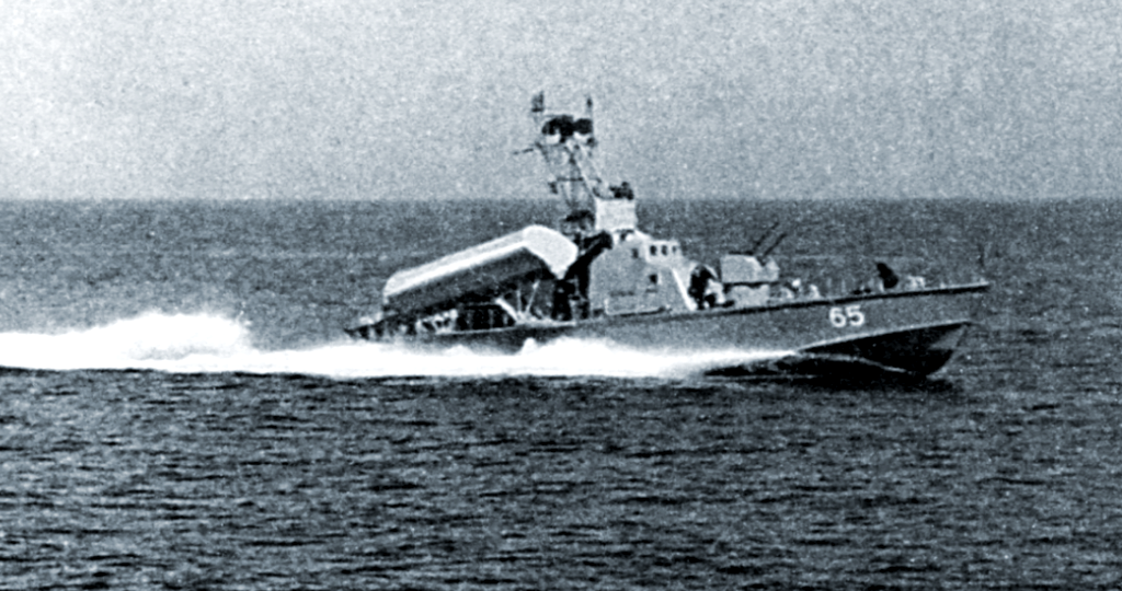 Над советским "малышом" смеялись из-за несуразного вида, пока тот неожиданно не поразил гигантский израильский эсминец. Чем все закончилось