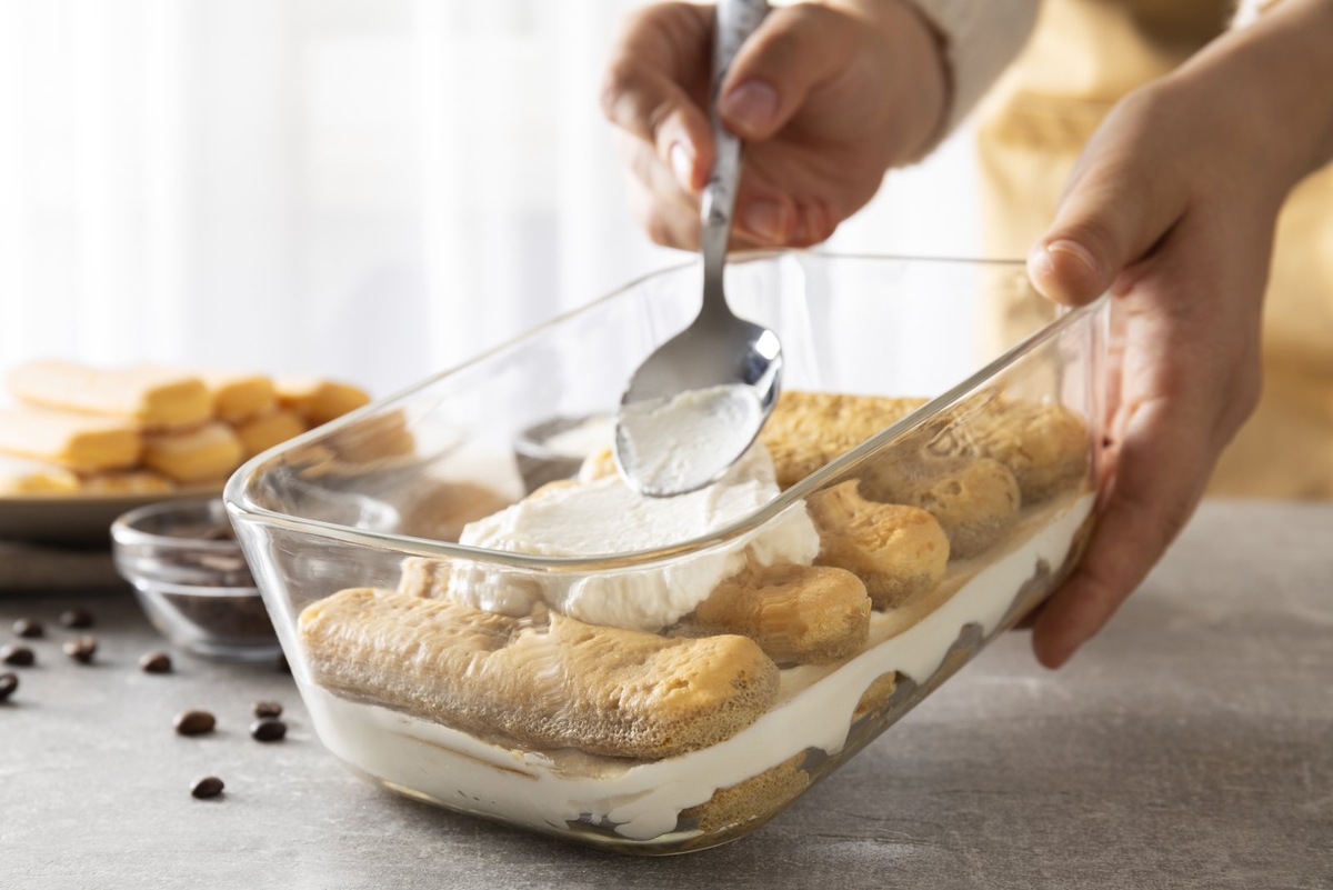    Для тирамису можно использовать смесь сливочного сыра со сливками или крем из предварительно замоченного кешью.