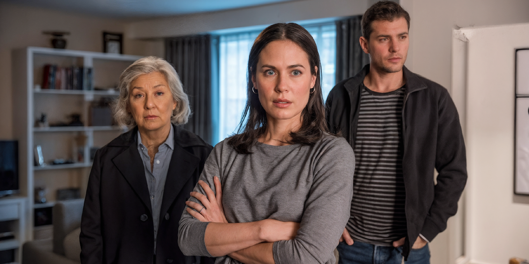 — Давай поменяемся с мамой квартирами? У нее же тоже двушка, — предложил Лиде муж