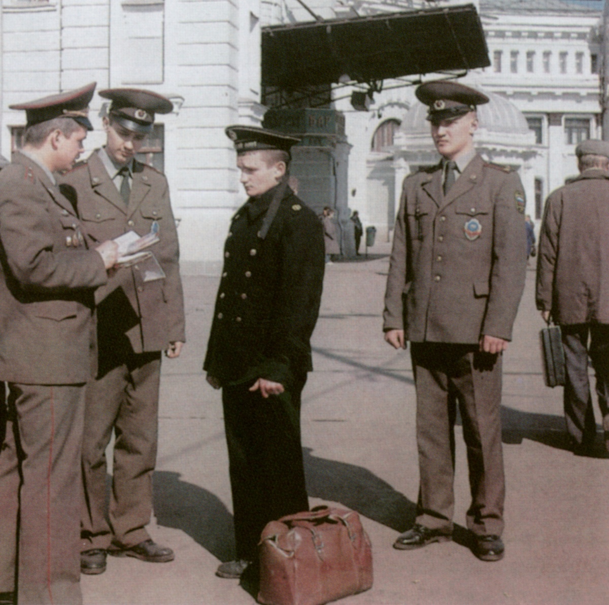 Попался морячок...