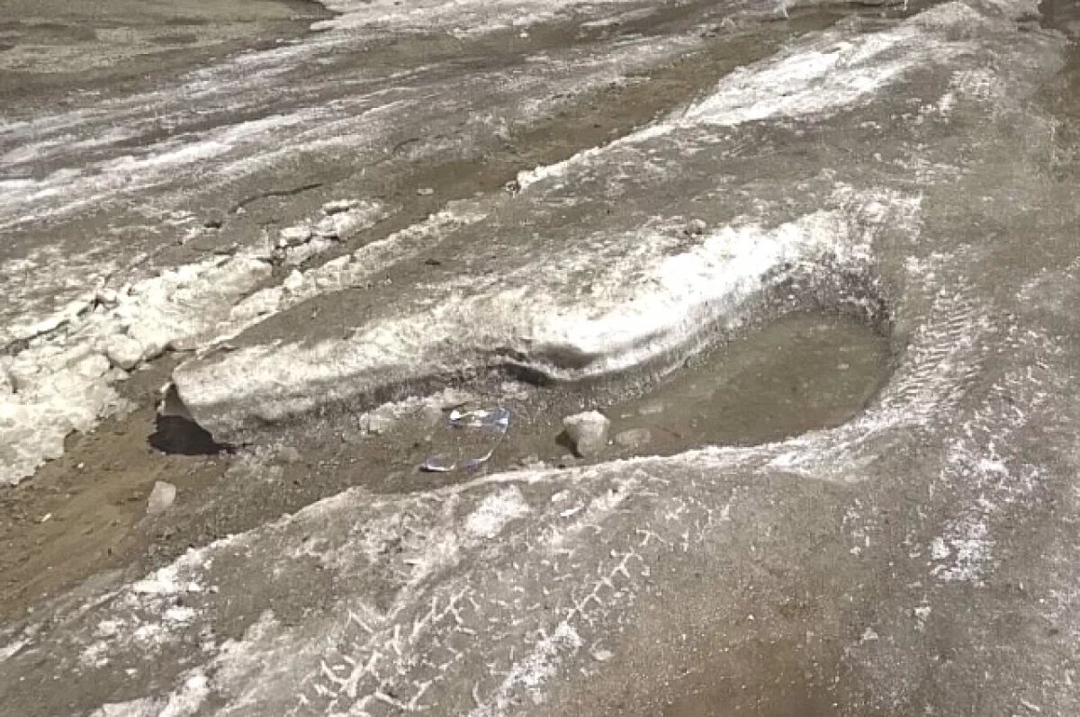    На зловонное болото на улице Братьев Толмачевых пожаловались волгоградцы