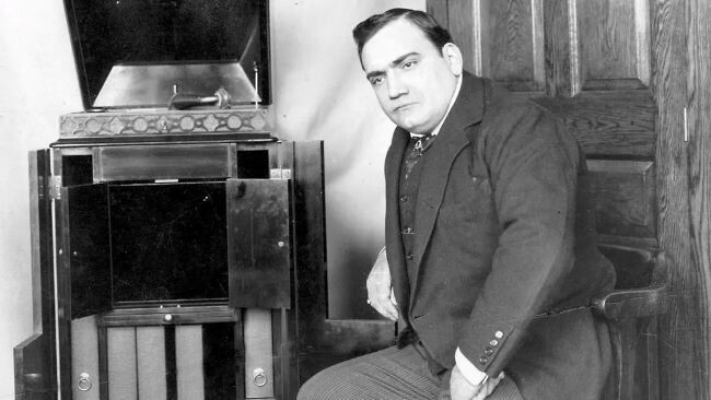 Энрико Карузо - итальянский оперный певец (тенор). Самый знаменитый и высокооплачиваемый тенор первой четверти XX века. Фото из открытых источников