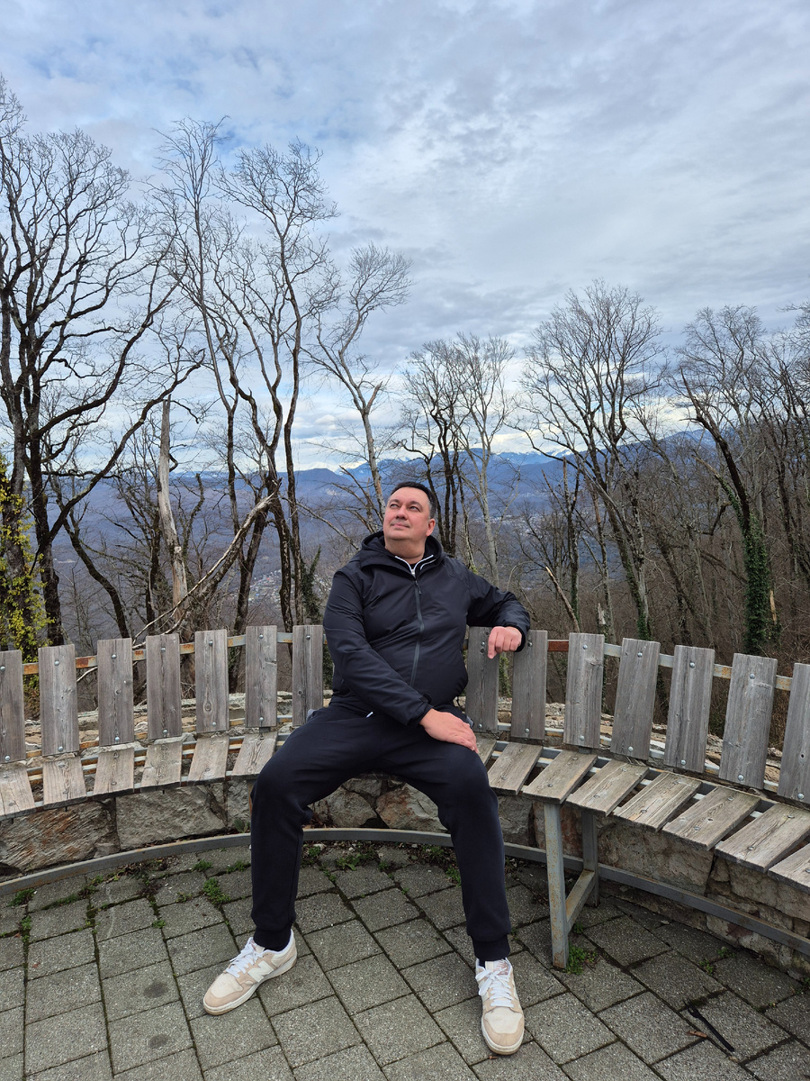 Около башни | Личное фото