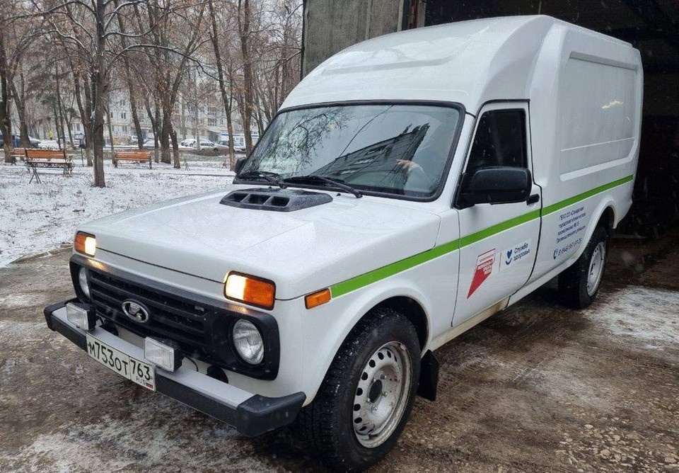    Самарская городская поликлиника №15 получила шесть новых автомобилей Lada Granta. Фото: Минздрав Самарской области
