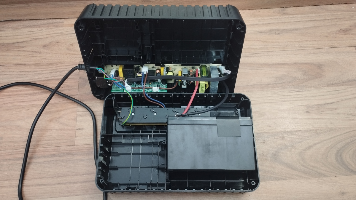 Место для трансформатора заполнено воздухом