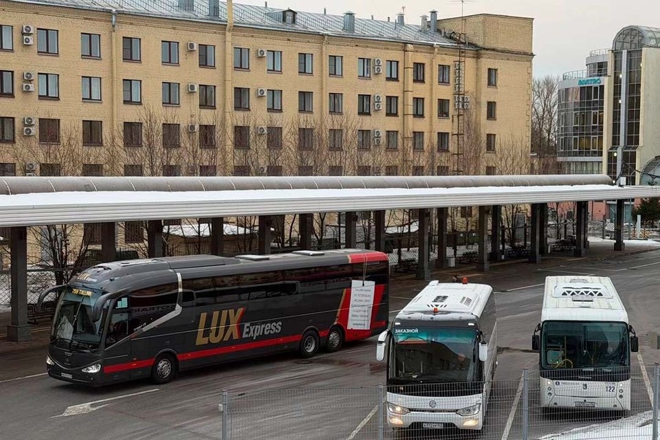    Транспорт оборудовали санузлами и разъемами для зарядки гаджетов. Фото: Комтранс