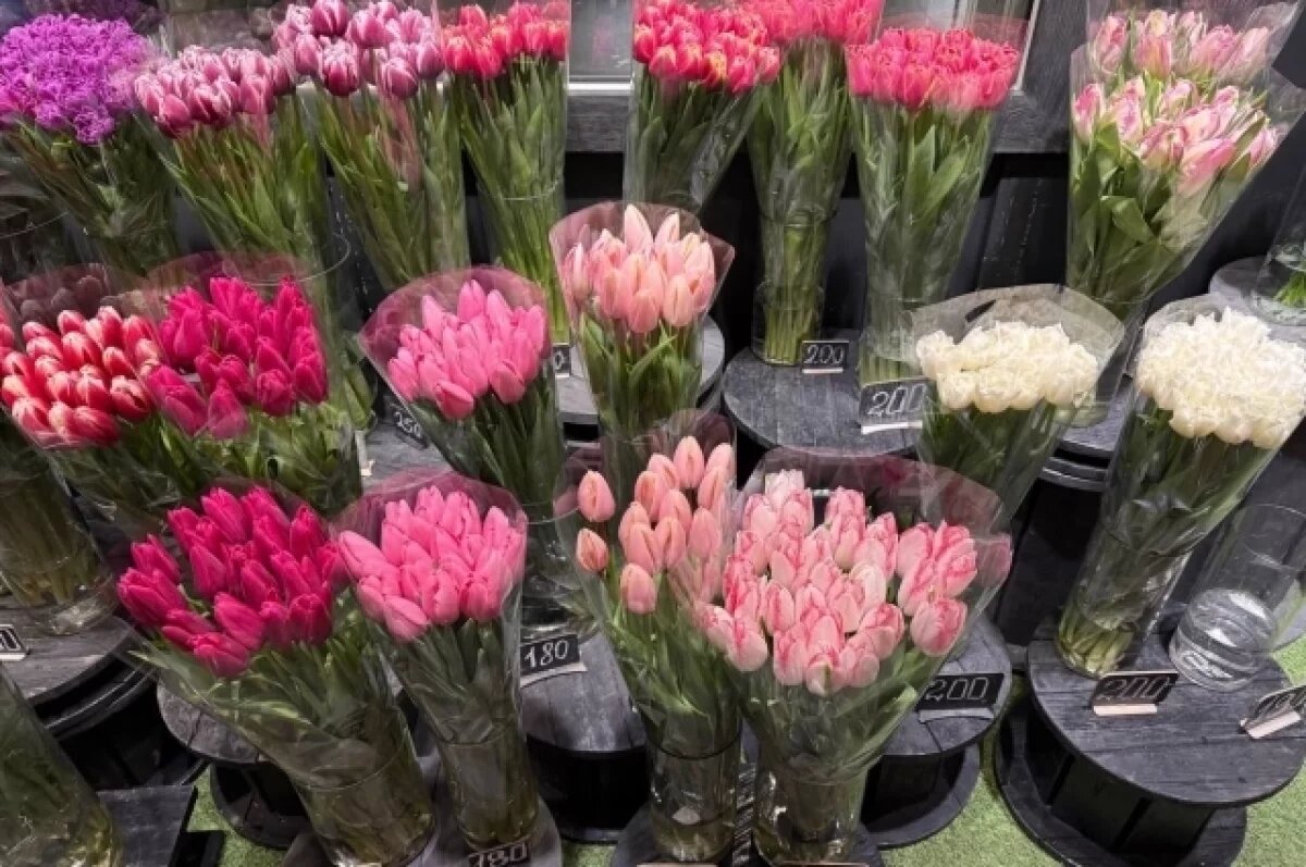    Тюльпаны в магазинах Ставрополя стоят от 150 рублей и выше
