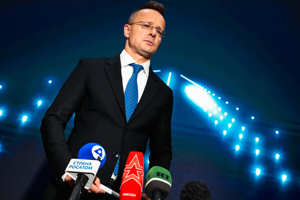 Глава МИД Венгрии Петер Сийярто / Roman Naumov/URA.RU/Global Look Press   📷