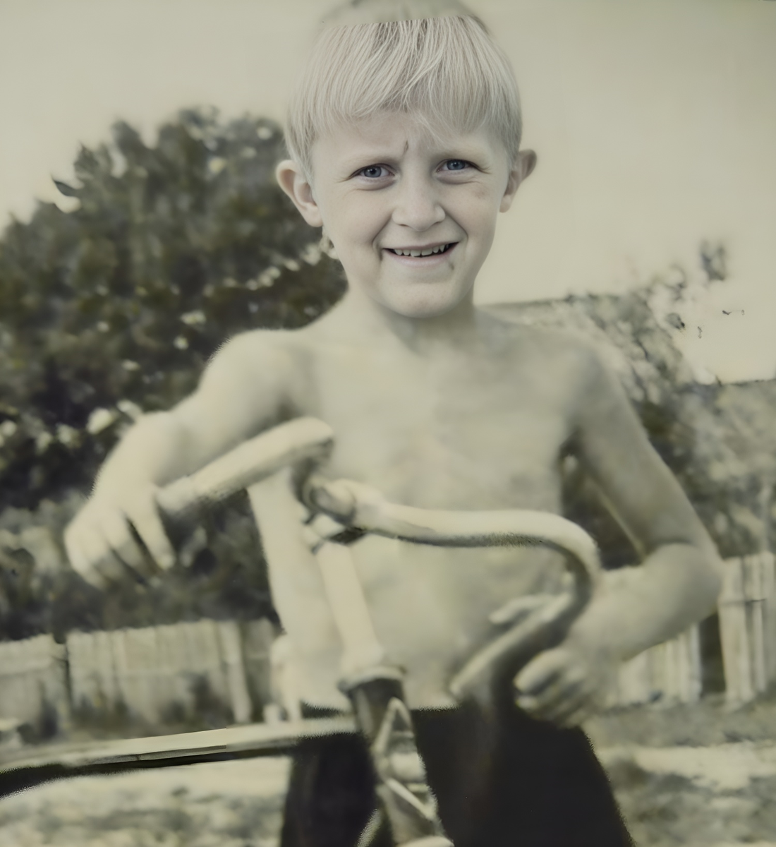 Я в третьем классе. Самоката нет, но зато есть велосипед.