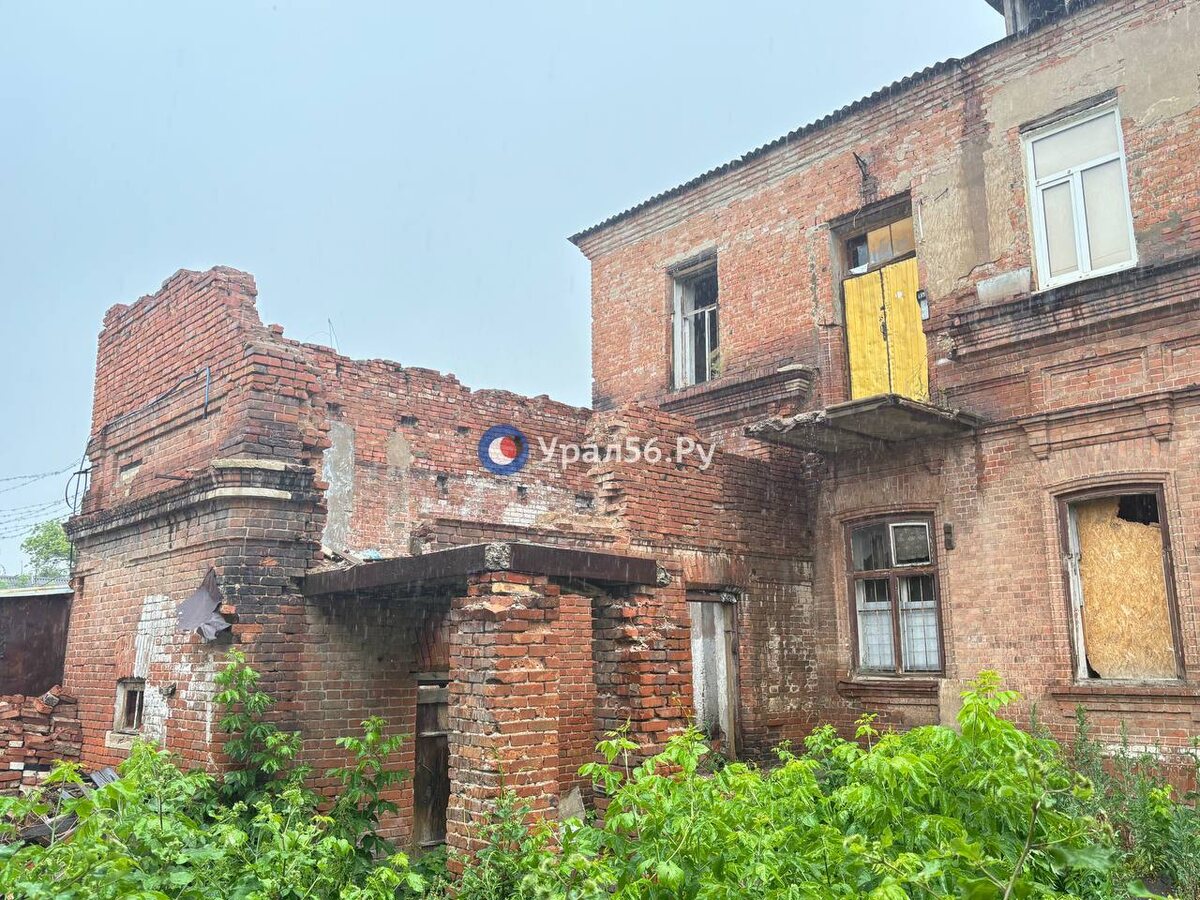    Ремонтные работы не начались: Следственный комитет проверит состояние старинного особняка в Оренбурге