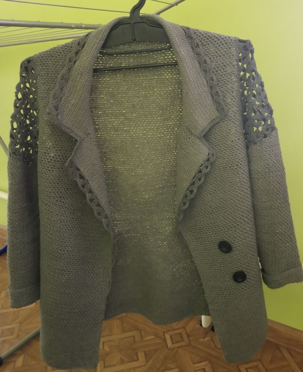 Жакет-пиджак, связанный крючком