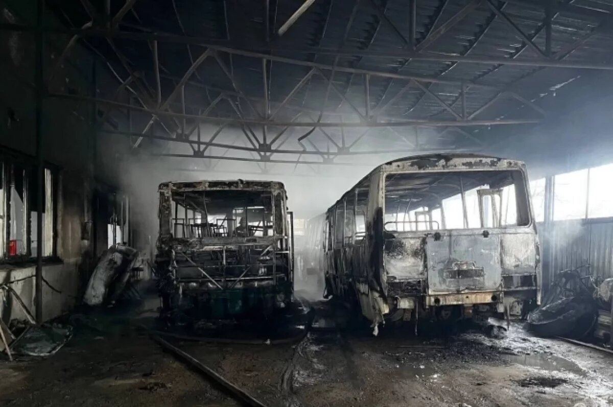    Пожар уничтожил три автобуса в Глазове