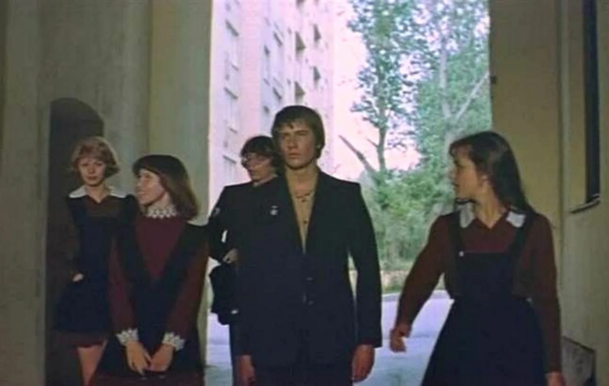 Фото: скриншот видео фильм "Школьный вальс"