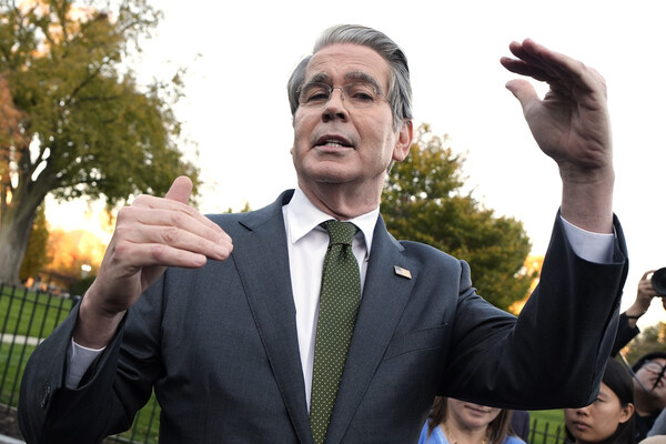 Yuri Gripas - Pool via CNP/Global Look Press   📷