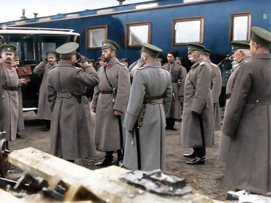Николай II в действующей армии. Фото из LIVEJOURNAL
